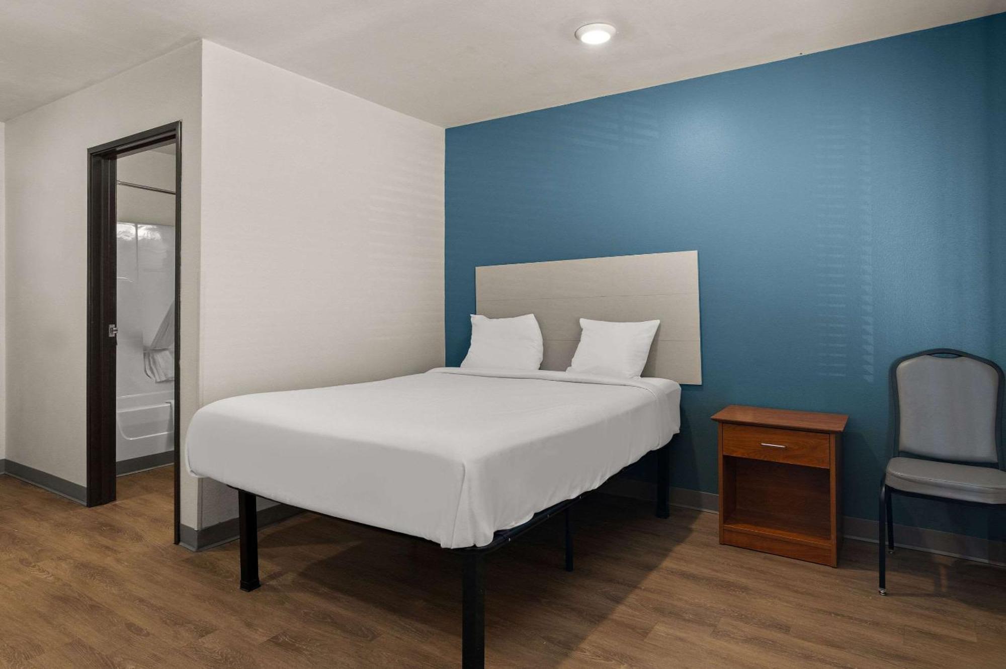 Woodspring Suites Champaign Near University Exterior foto